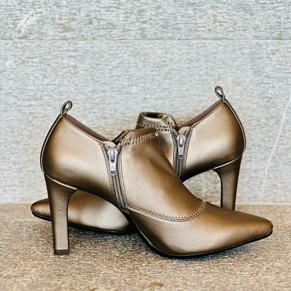 NWT. AEROSOLES Taxi Service Bronze Heeled Shootie Boots. 7.5 - Picture 2 of 8